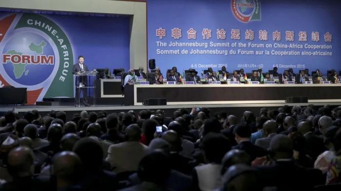 2015年12月4日，国家主席习近平出席中非合作论坛约翰内斯堡峰会开幕式并发表致辞。新华社记者 兰红光 摄